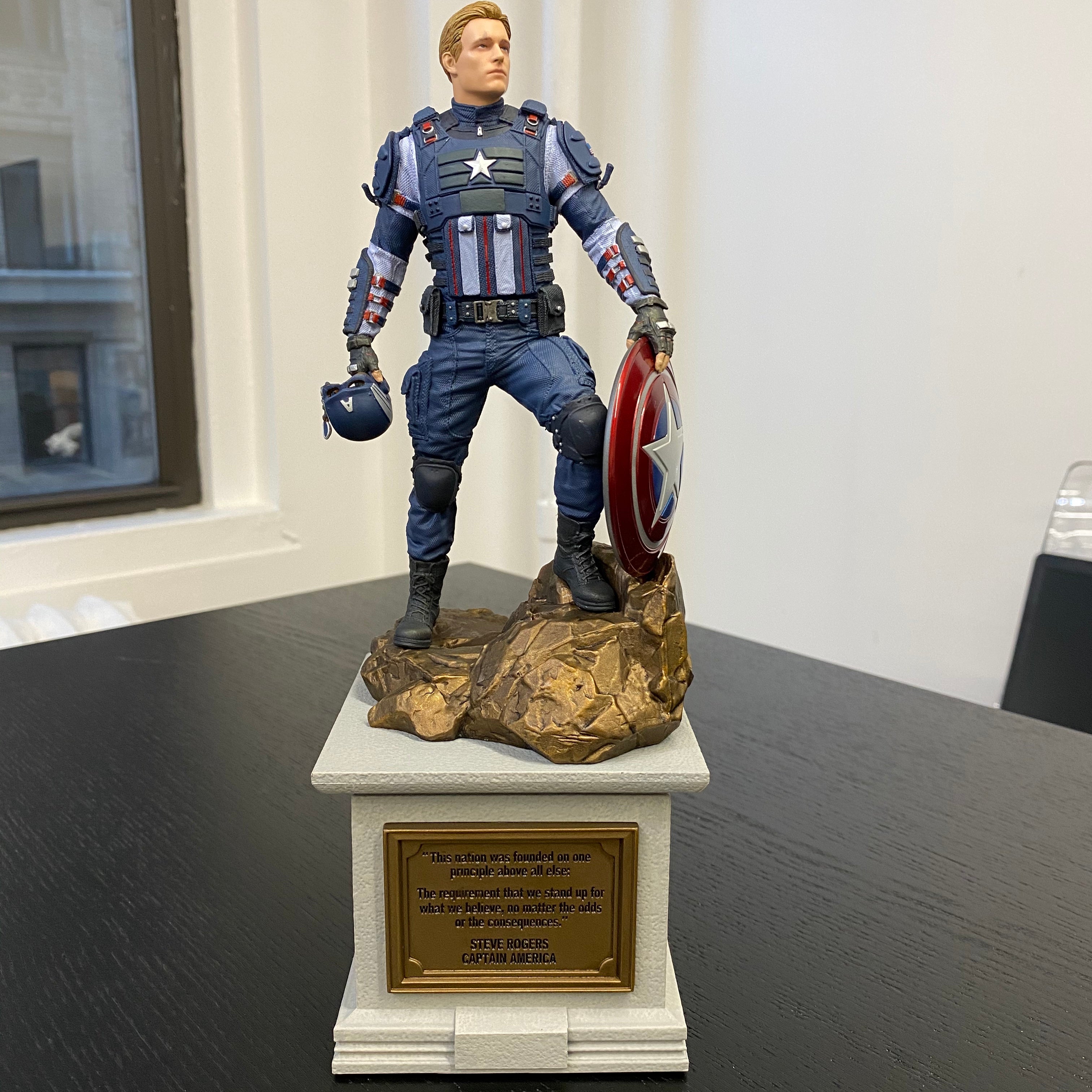 Store Marvel's Avengers: Earth's Mightiest Edition